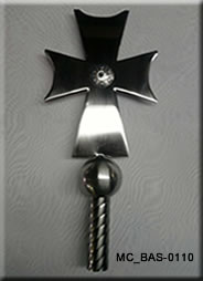 detalle bastón de mando con cruz cromada